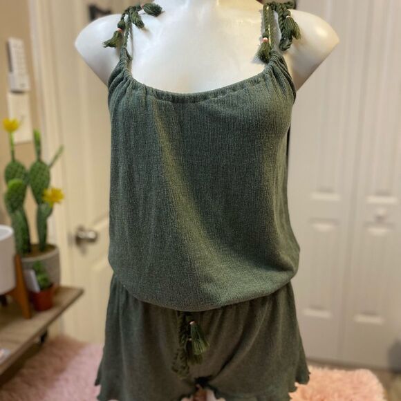 Romper  - Picture 1 of 4